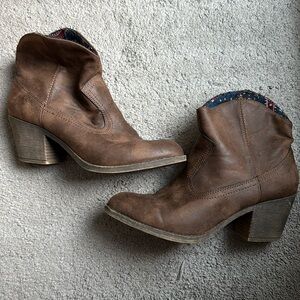 Rocket Dog sound off ankle boot size 11